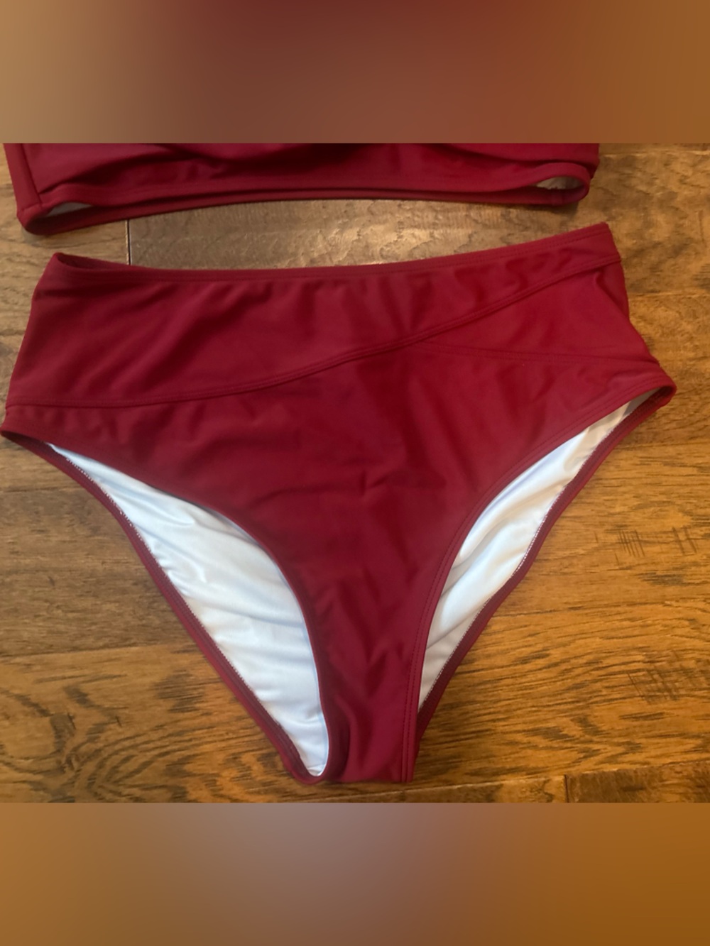 Cupshe Twist-Front Bikini Set in Deep Red - Picture 4 of 7